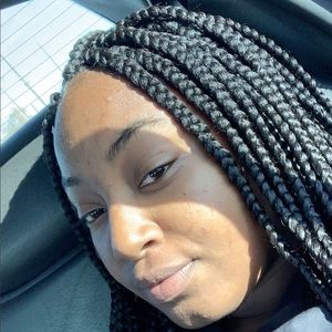 Meet your Posher, Nia